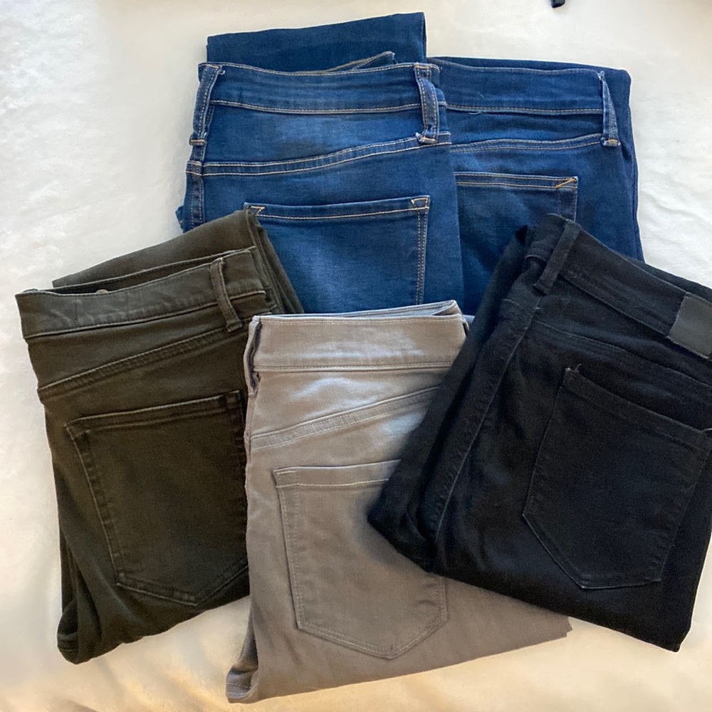 Lot of 5 size 28/6 jeans. Grey, black, dark green and 2 blue.